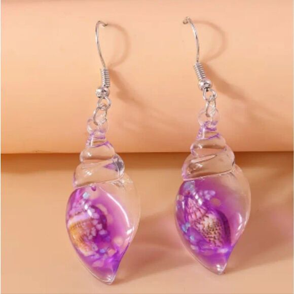 Hand crafted glowing seashell dangle earrings - Picture 4 of 6